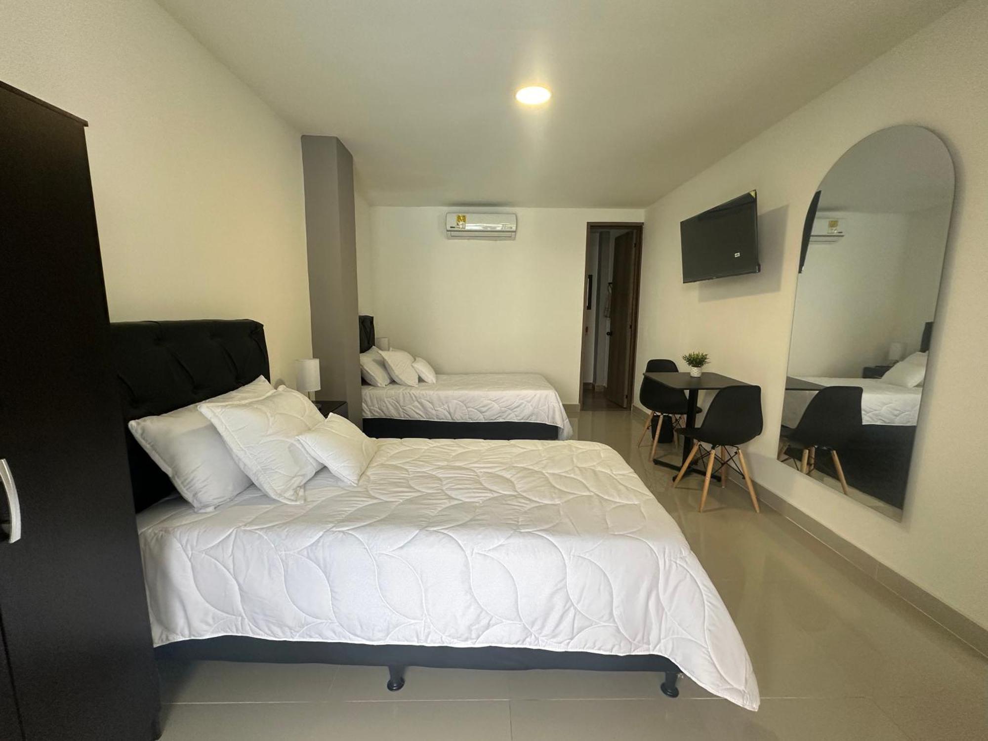 Hotel Boutique Ciudad Jardin Cali Bagian luar foto