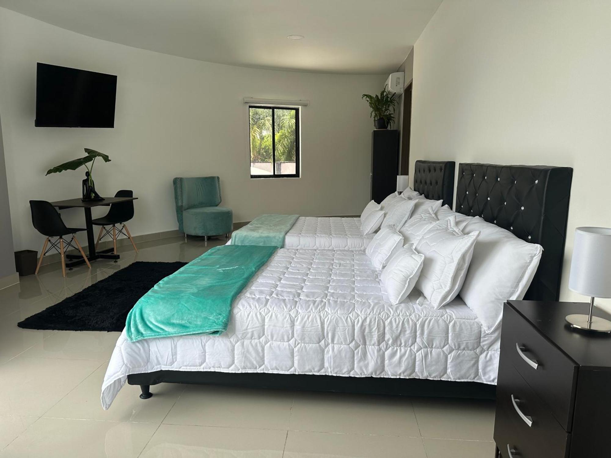 Hotel Boutique Ciudad Jardin Cali Bagian luar foto